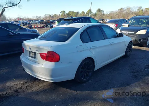 2011 BMW 328I xDrive z USA, uszkodzony, nr VIN WBAPK7C5XBA970005